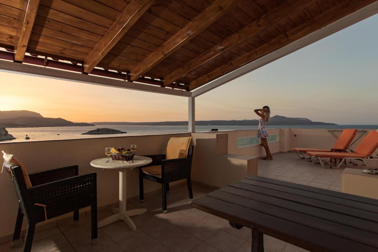 Manos Apartments อัลมีรีดา ภายนอก รูปภาพ